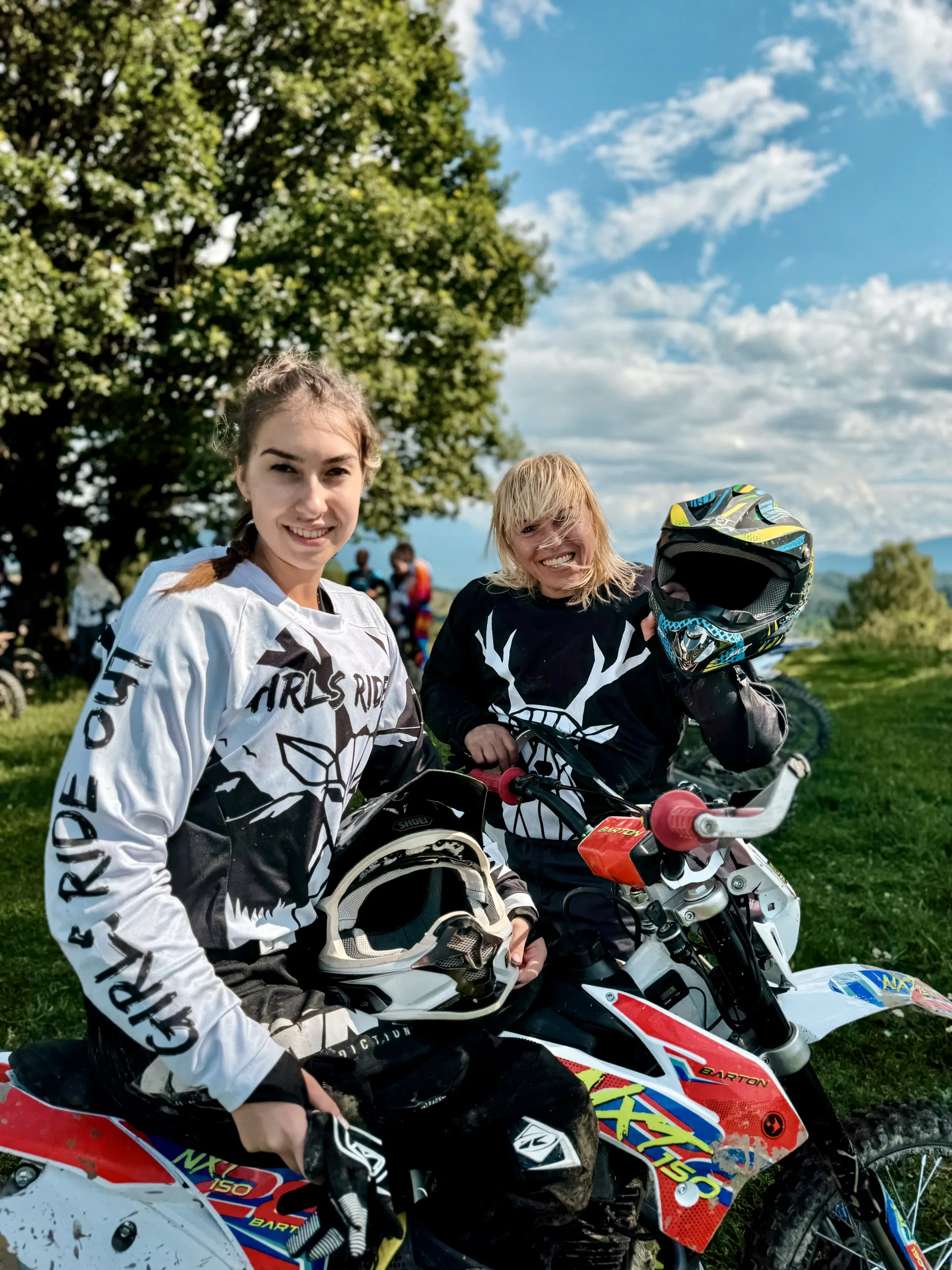Girls Ride Out | Hai în taberele Girls Ride Out din Brașov: enduro pentru femei, natură, libertate, cazare premium și experiențe care îți resetează mintea și corpul.